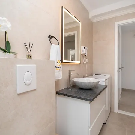 Bozica - Sea View Stone With Free Parking Pensjonat Makarska