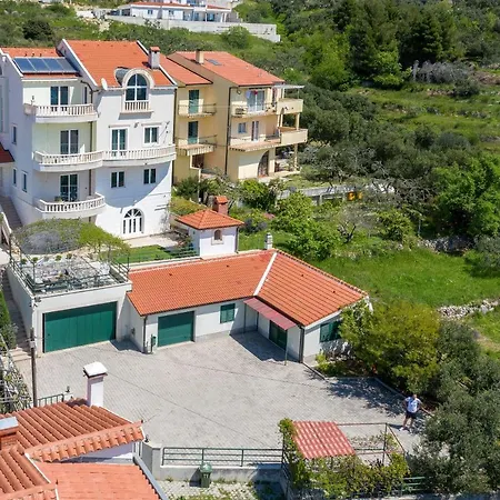 Casa de hóspedes Bozica - Sea View Stone With Free Parking Makarska
