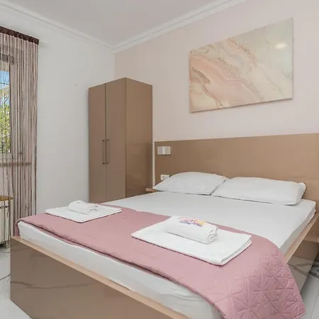 Bozica - Sea View Stone With Free Parking 3* マカルスカ
