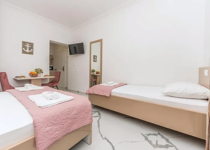 Bozica - Sea View Stone With Free Parking בית הארחה 3*