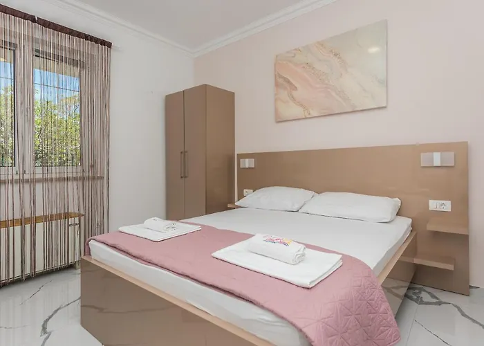 Bozica - Sea View Stone With Free Parking 3* מאקרסקה