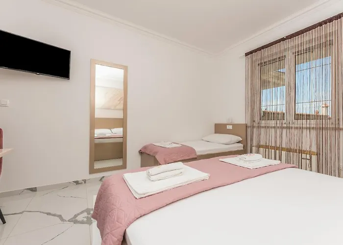 Bozica - Sea View Stone With Free Parking בית הארחה 3*