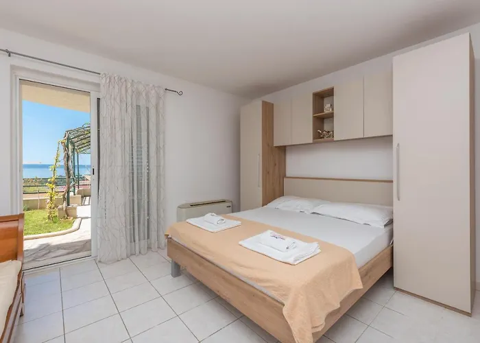 Bozica - Sea View Stone With Free Parking בית הארחה 3*