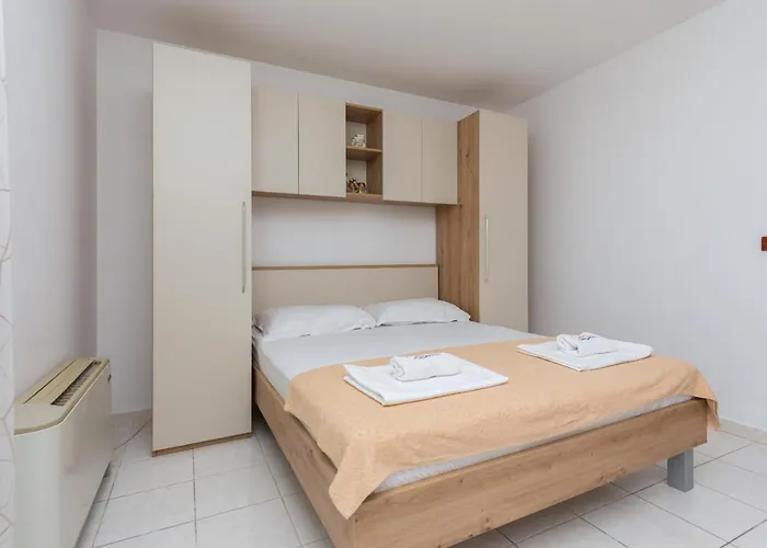 Bozica - Sea View Stone With Free Parking מאקרסקה