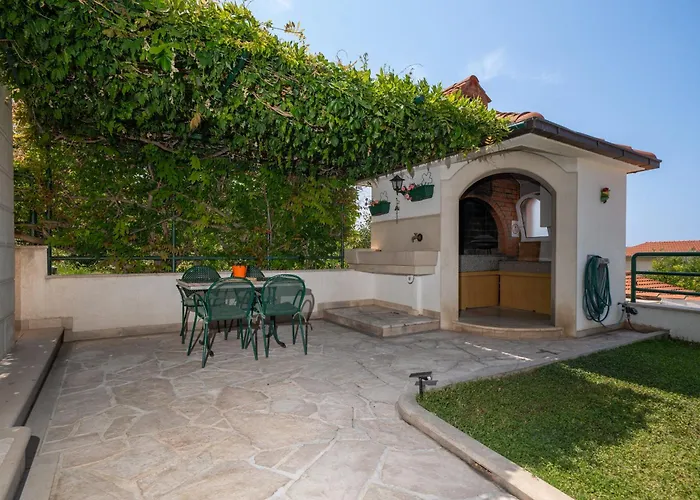 Bozica - Sea View Stone With Free Parking בית הארחה מאקרסקה