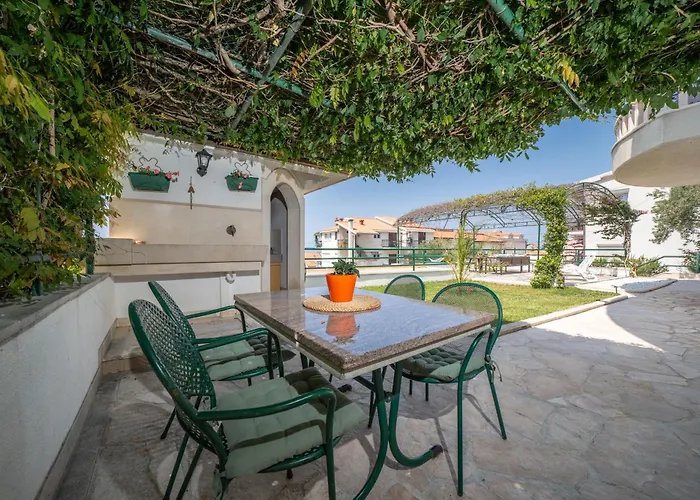 Bozica - Sea View Stone With Free Parking מאקרסקה