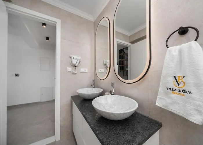 Bozica - Sea View Stone With Free Parking בית הארחה 3*